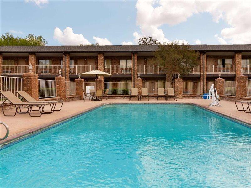 Super 8 By Wyndham Universal City Bagian luar foto