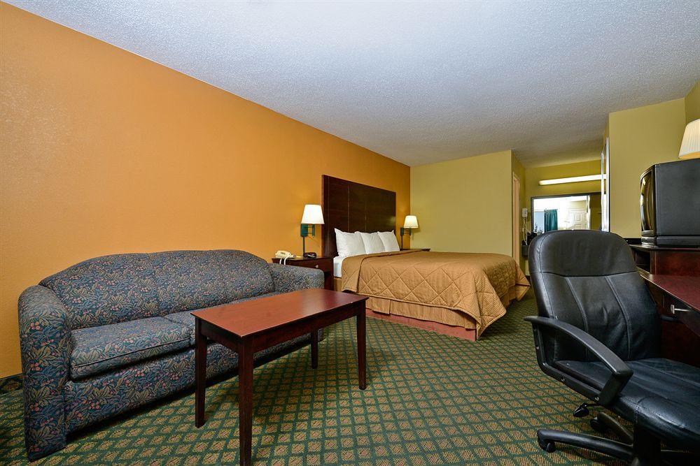 Super 8 By Wyndham Universal City Bagian luar foto
