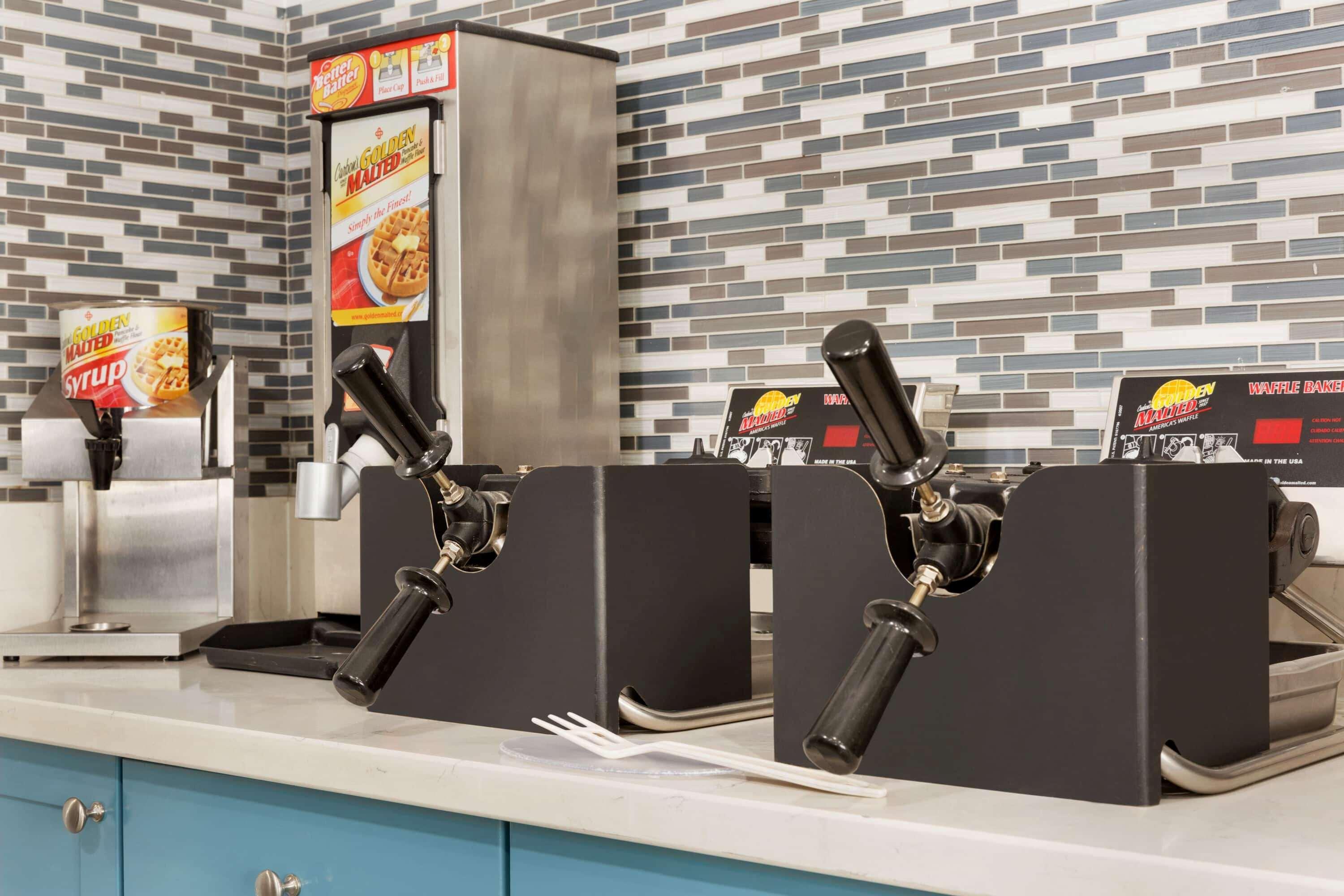 Super 8 By Wyndham Universal City Bagian luar foto