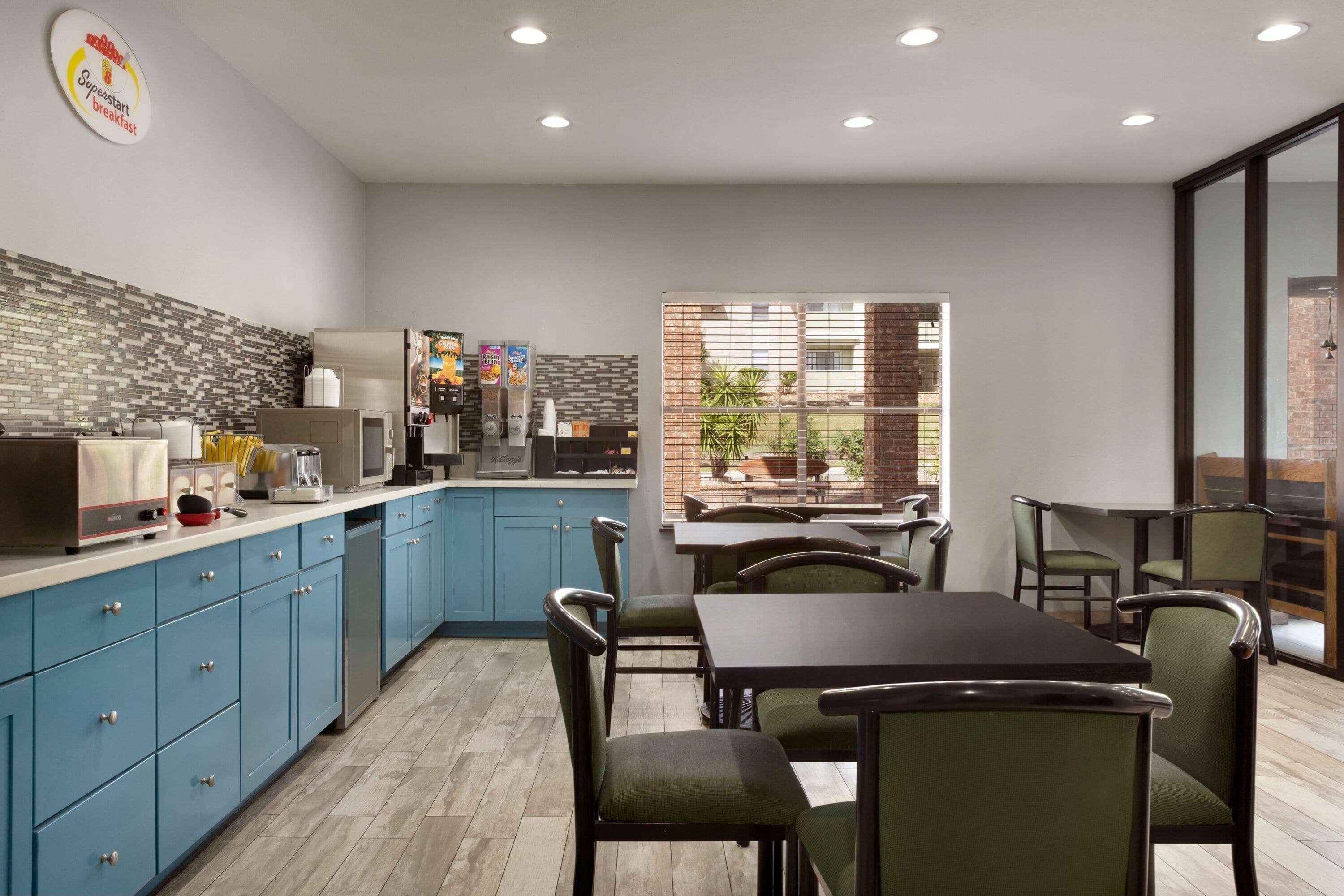Super 8 By Wyndham Universal City Bagian luar foto