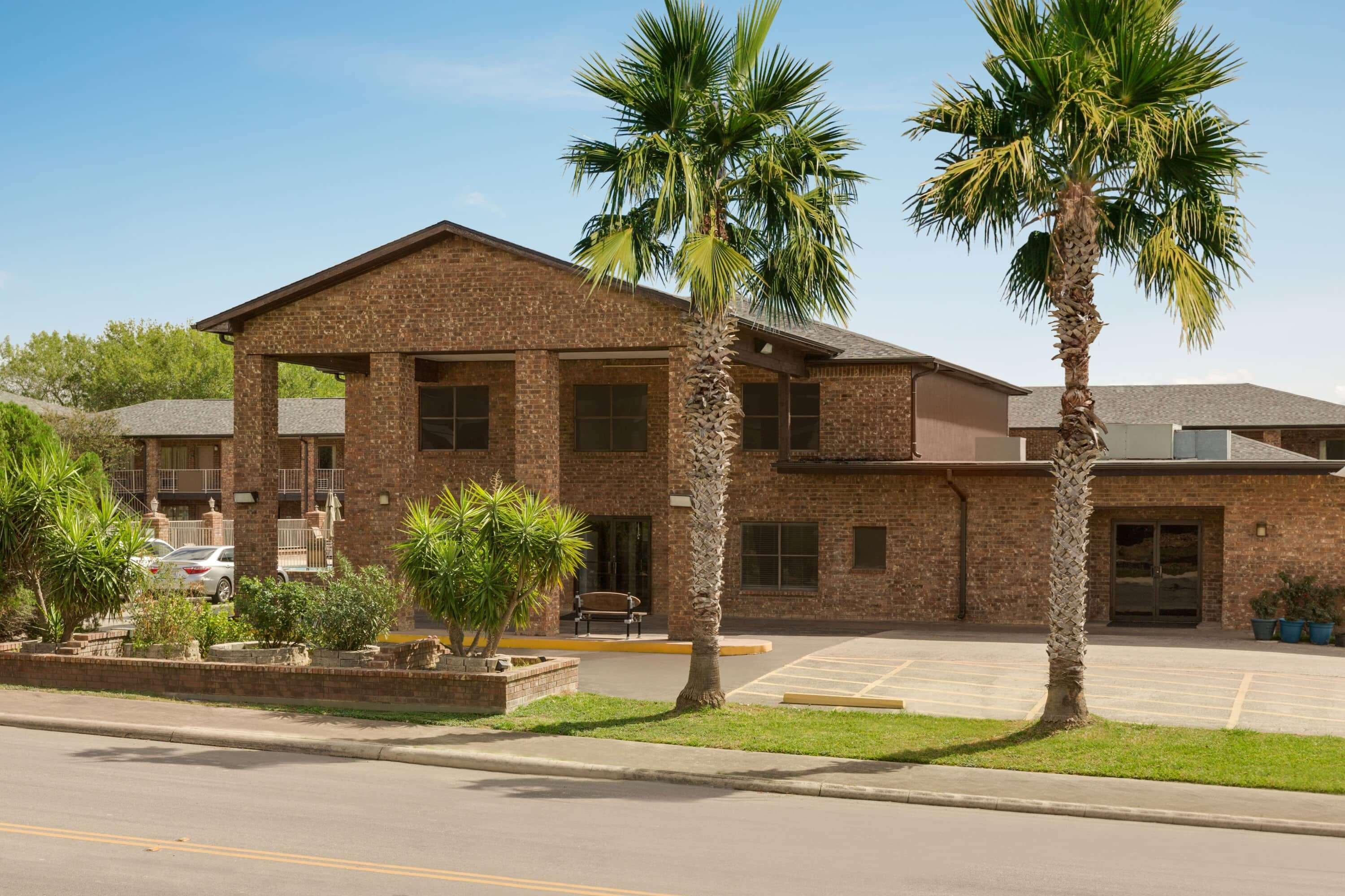 Super 8 By Wyndham Universal City Bagian luar foto