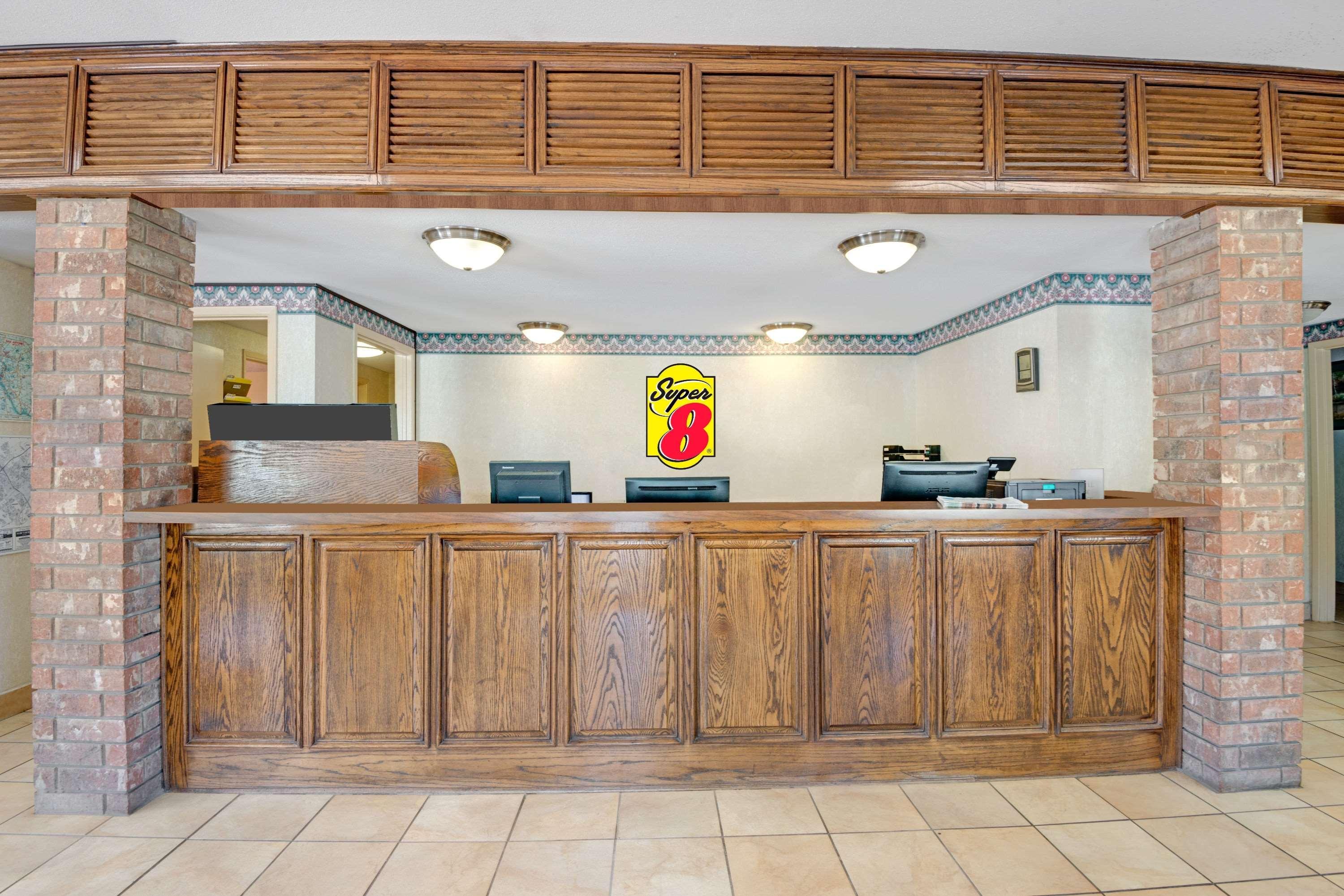 Super 8 By Wyndham Universal City Bagian luar foto