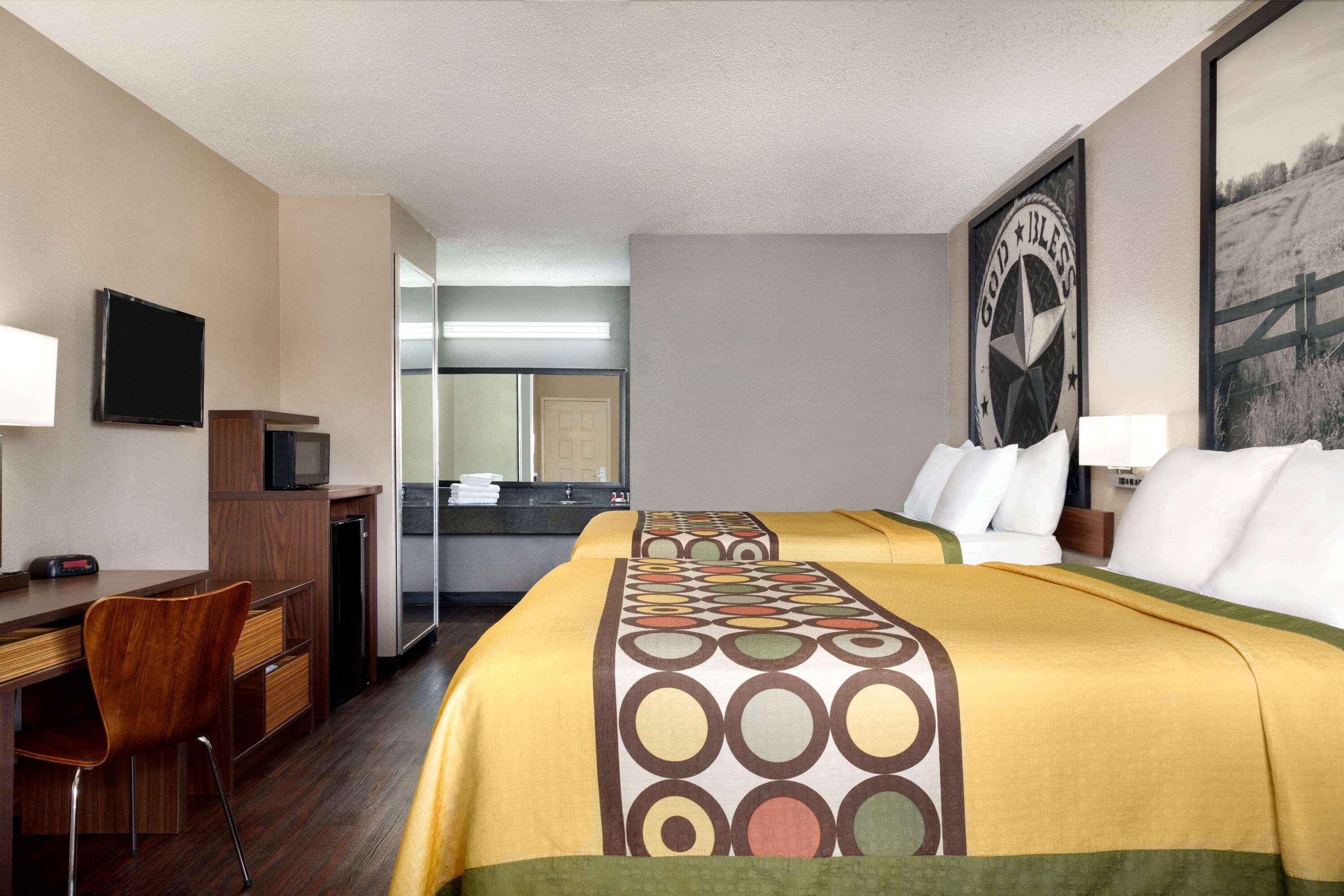 Super 8 By Wyndham Universal City Bagian luar foto