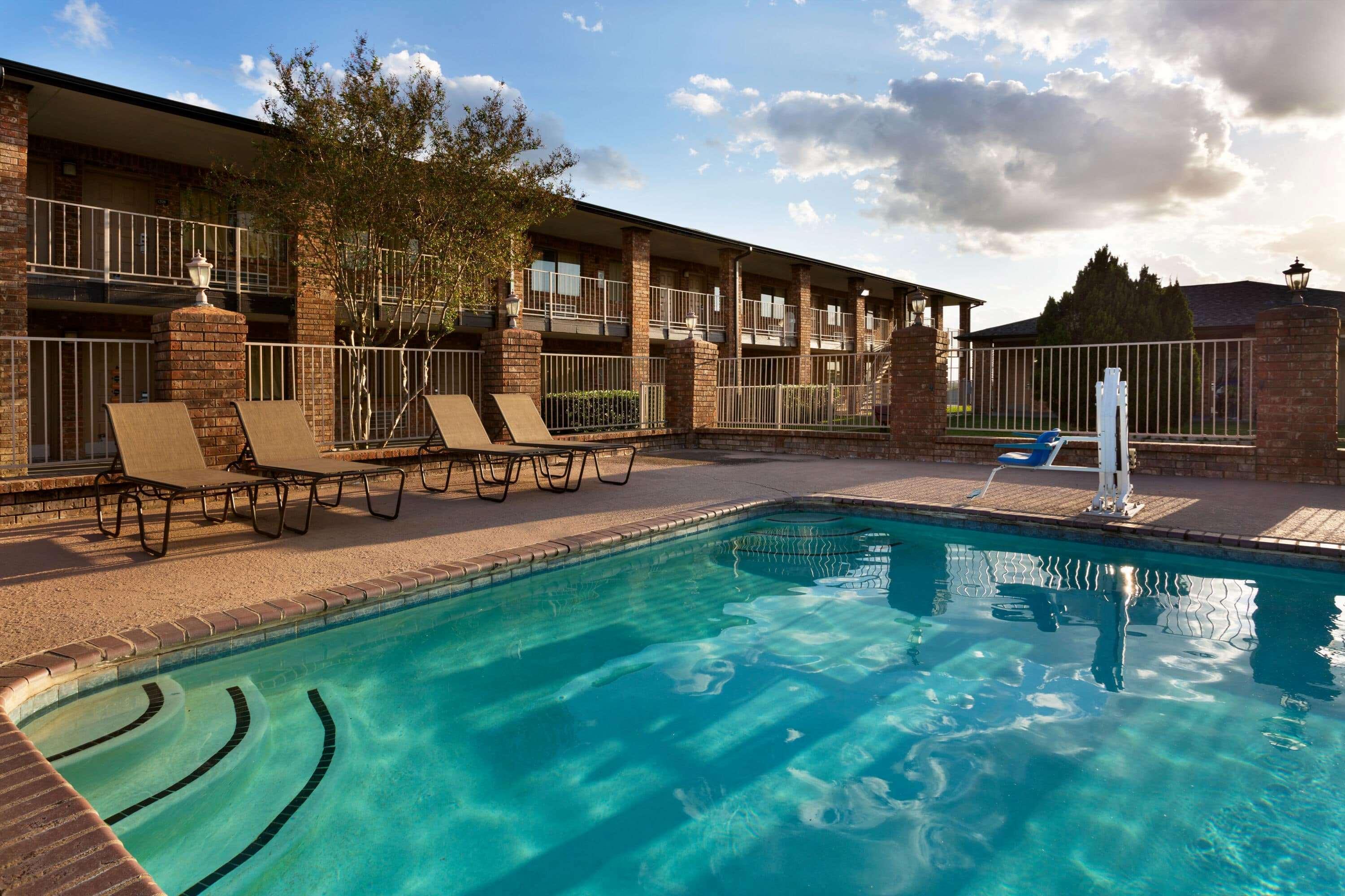 Super 8 By Wyndham Universal City Bagian luar foto