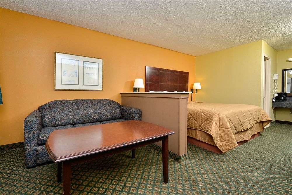 Super 8 By Wyndham Universal City Bagian luar foto