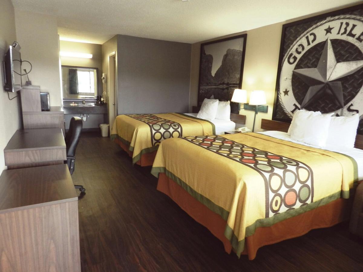 Super 8 By Wyndham Universal City Bagian luar foto