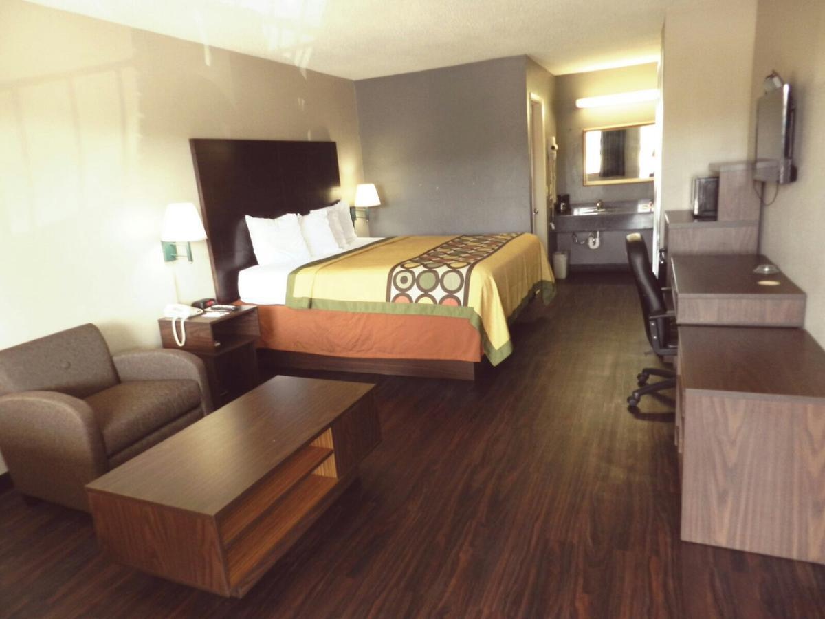 Super 8 By Wyndham Universal City Bagian luar foto